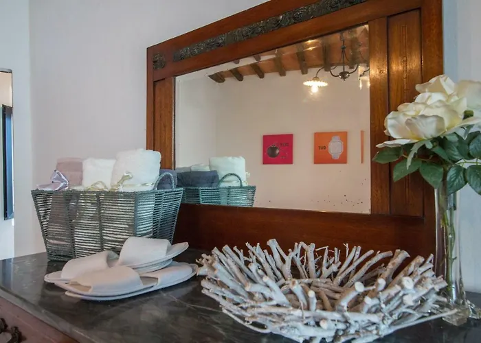 아파트 Art Rebus Tower In Tuscany 라다인키안티